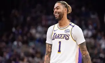 D’Angelo Russell của Lakers được trao đổi với Nets